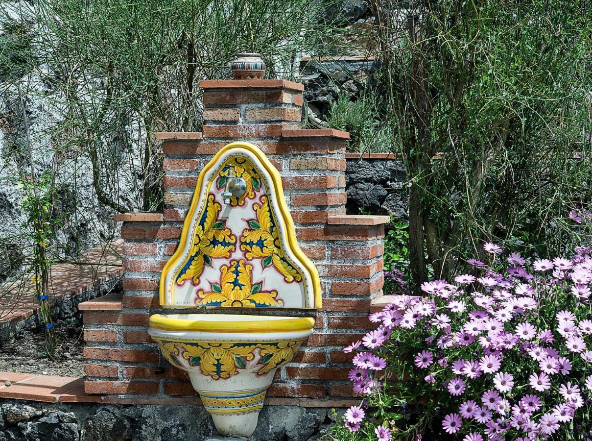 Fontana Del Cherubino Santa Maria di Licodia Екстериор снимка