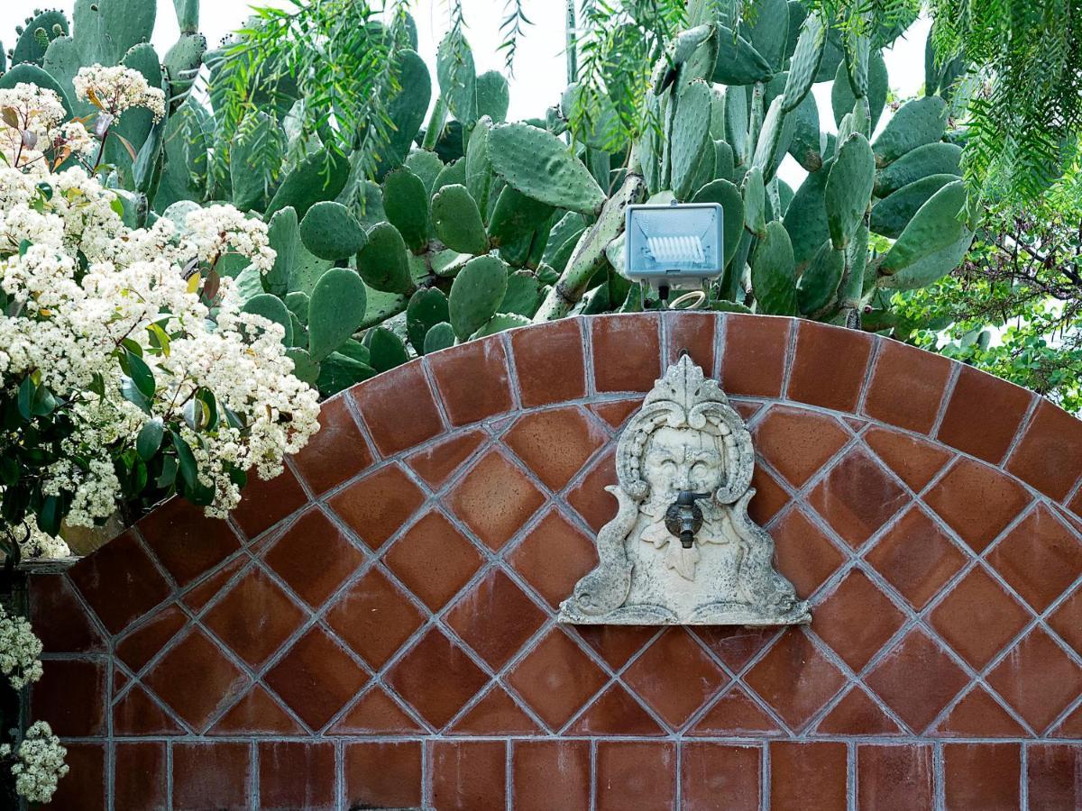 Fontana Del Cherubino Santa Maria di Licodia Екстериор снимка